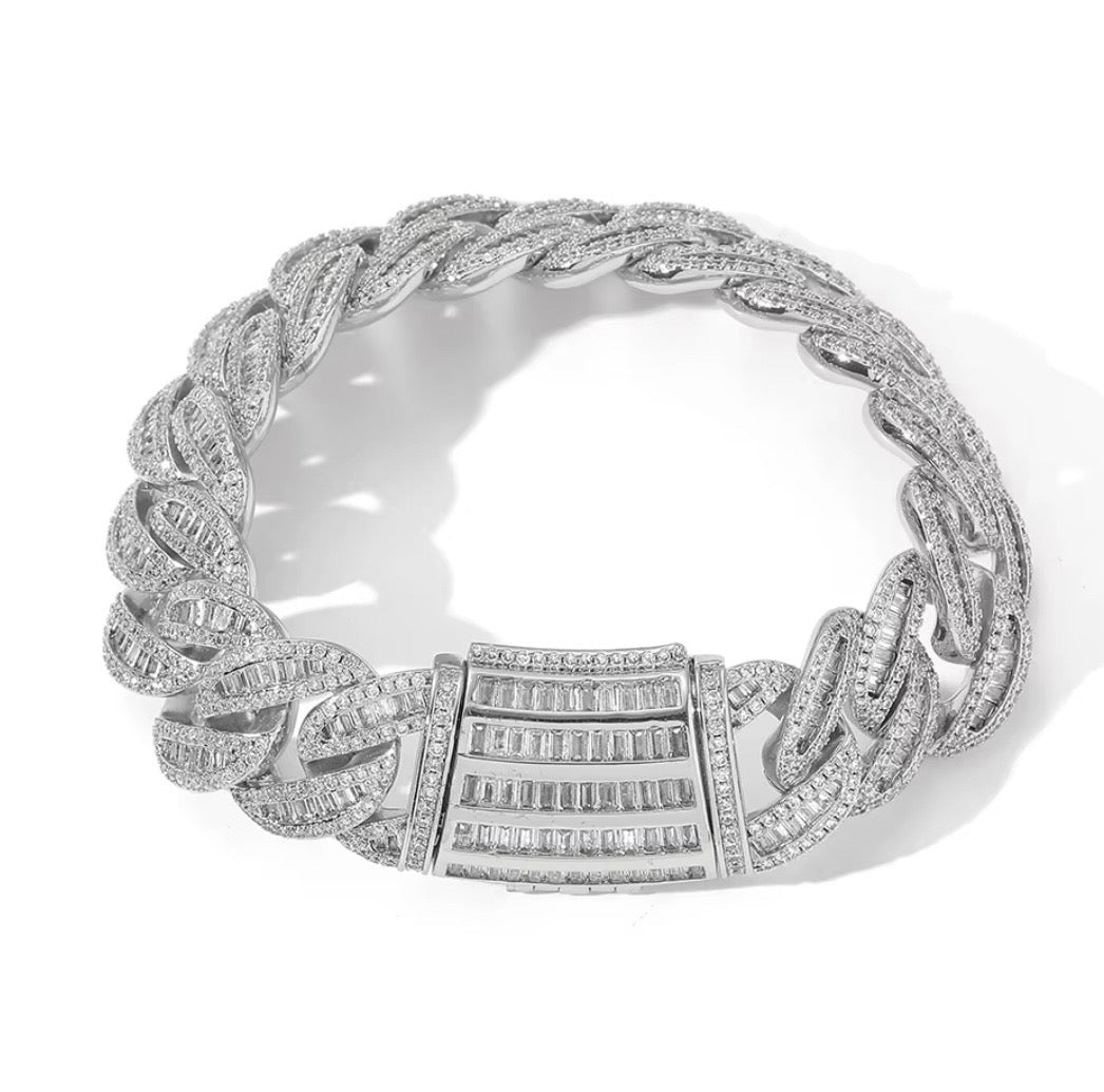 Luxe Chucky bracelets ￼