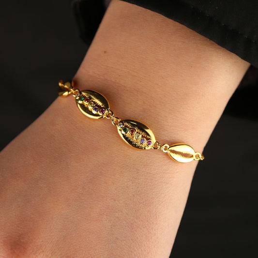 Ocean Heart Cowrie Bracelet — Gold Plated