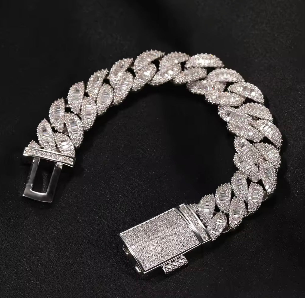 Baguette + Pavé Hybrid Cuban