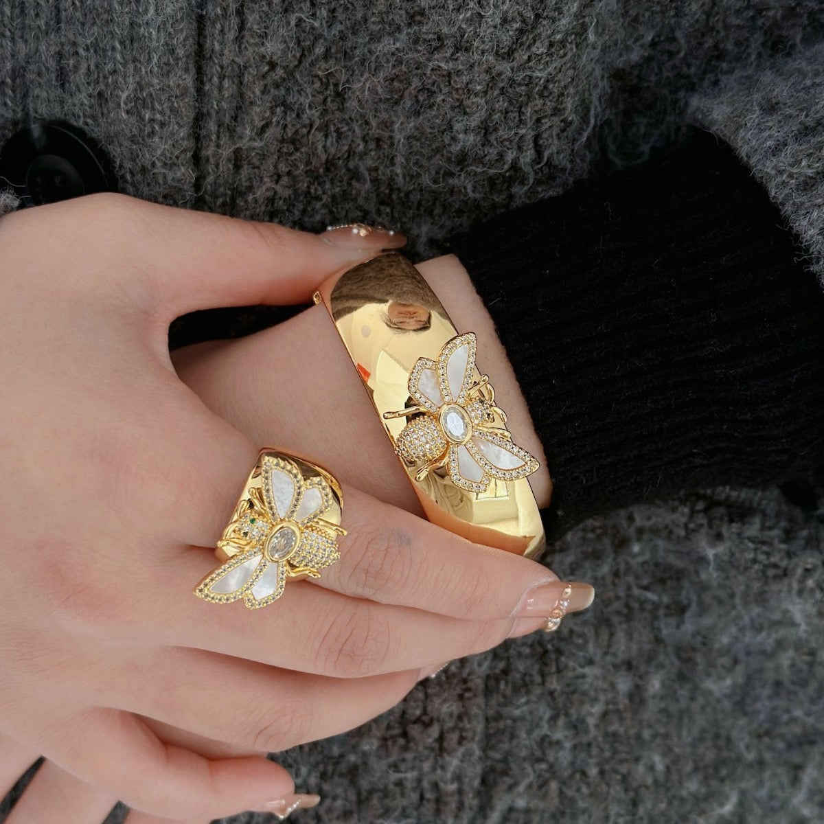 Royal Honeycomb™ Bee Luxe Set (Bracelet + Ring)